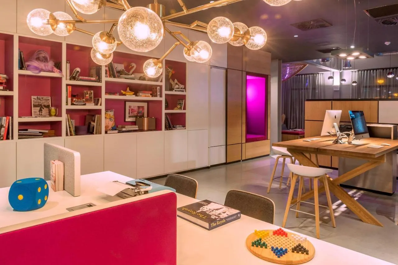 Hotel Moxy London Excel