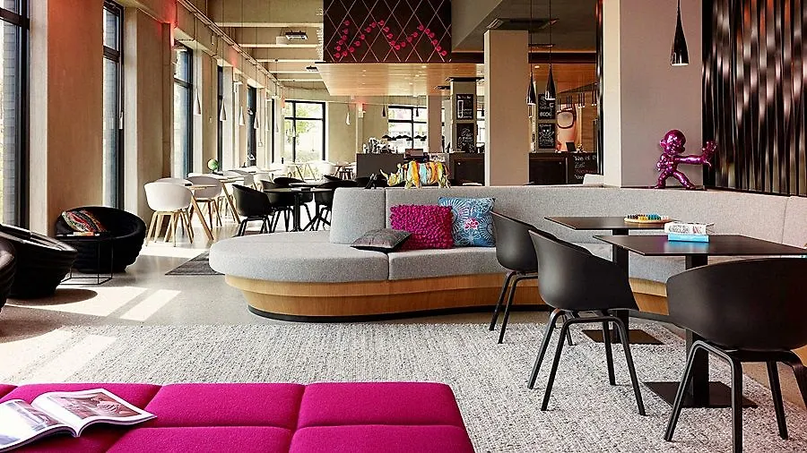 Hotel Moxy London Excel
